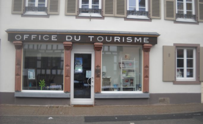 devanture de l'office de tourisme de l'Outre-Forêt
