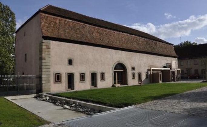 exterieur de la grange aux paysages
